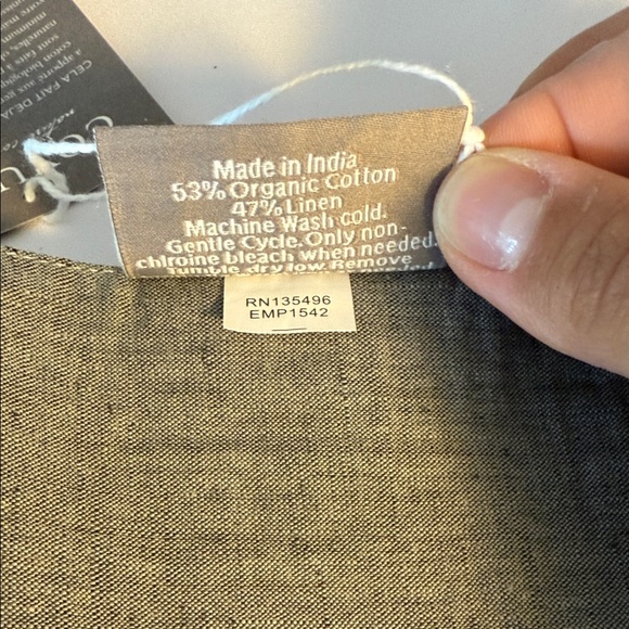 Coyuchi Simple Stitch Chambray Placemat 14x20 - Picture 4 of 5